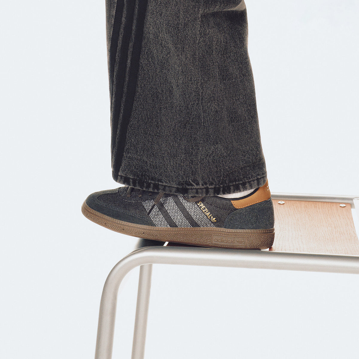 Adidas Handball Spezial Sneakers - Black / White / Brown - view 2