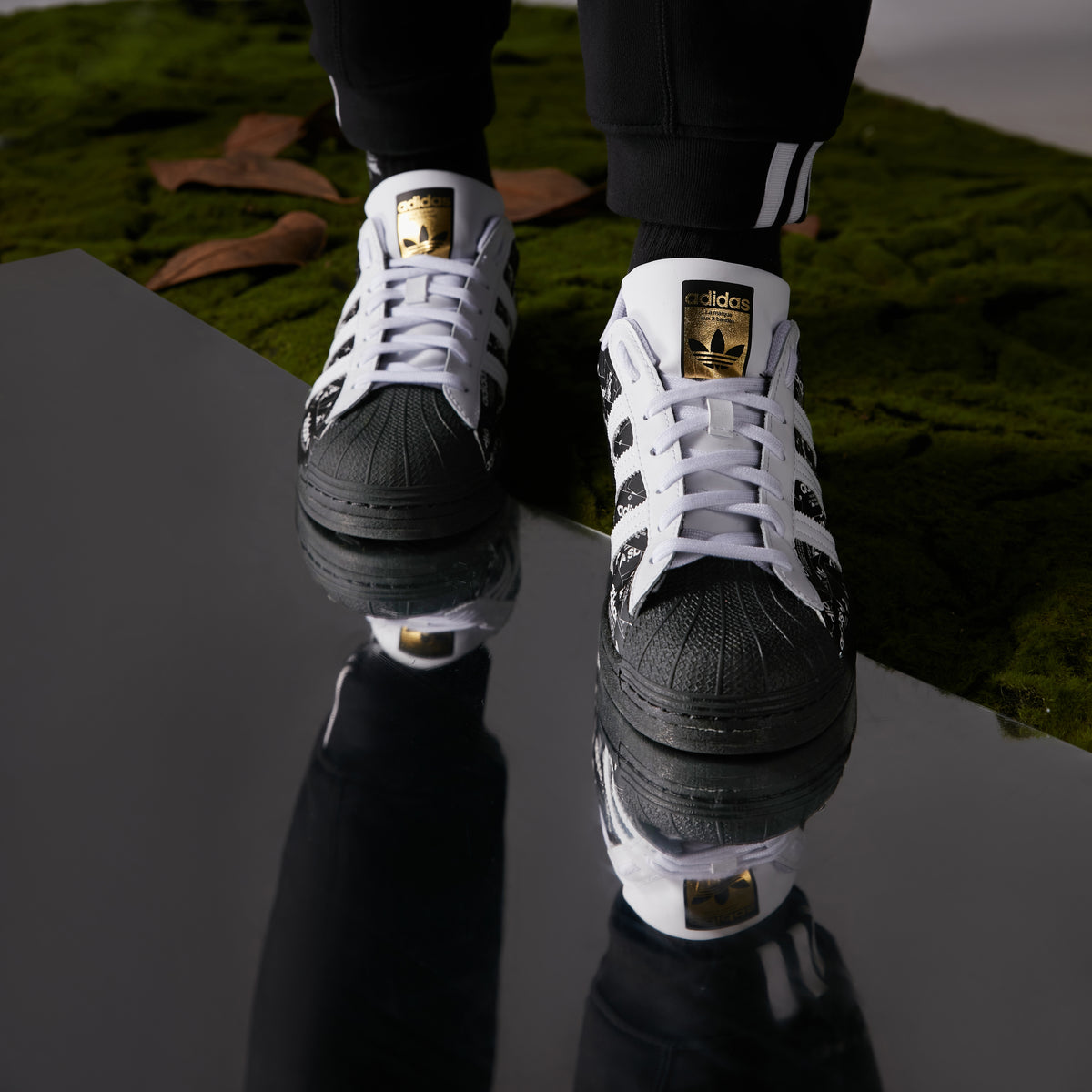 Adidas Superstar Sneakers - Black / White / Gold Metallic - view 7