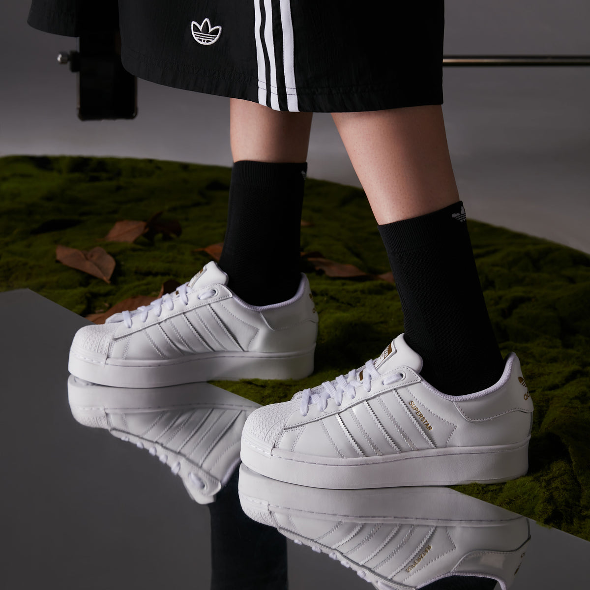 Adidas Superstar BOLD W Sneakers - Crystal White / Gold Metallic - view 2