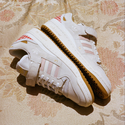 Adidas Forum 84 Low Arwa Sneakers - White / Light Grey / Red - view 3
