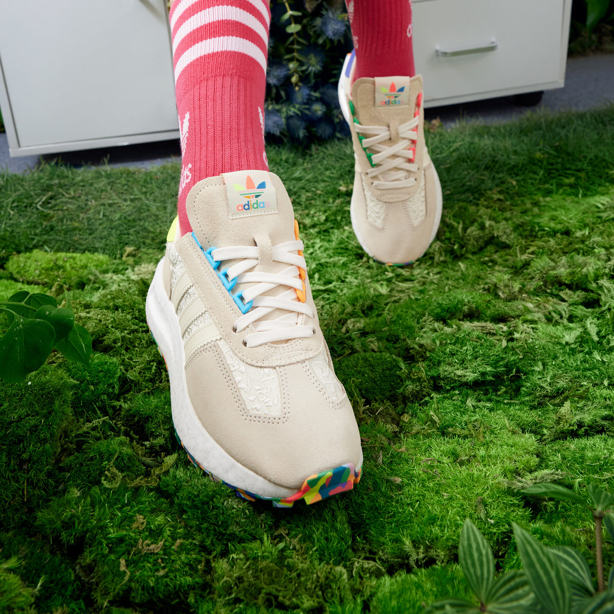 Adidas Retropy E5 Pride Sneakers - Dark Beige / White / Fluo Yellow - view 2