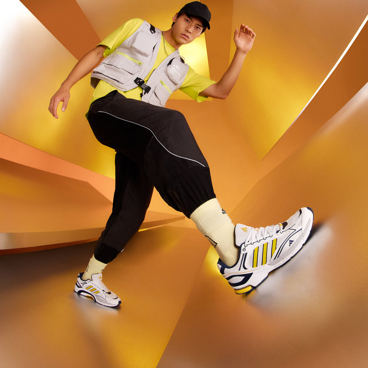 Adidas Spiritain 2000 Sneakers - White / Dark Navy / Yellow - view 6
