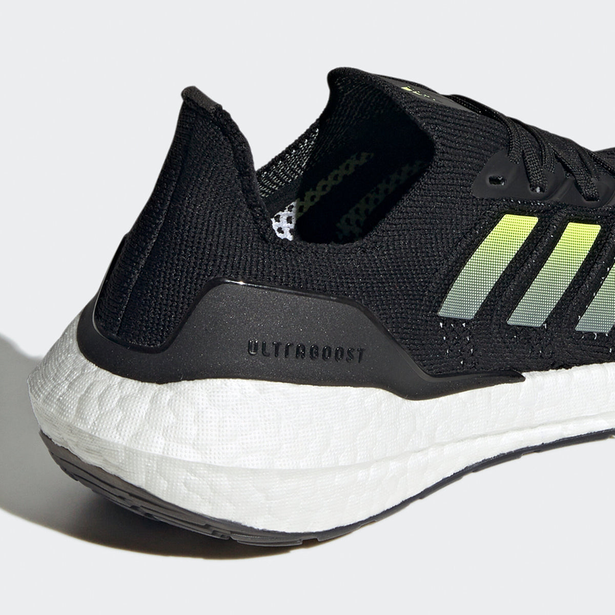 Adidas Ultraboost 22 Heat.rdy Sneakers - Black - view 4