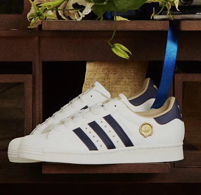 Adidas Superstar Sneakers - White / Navy - view 2