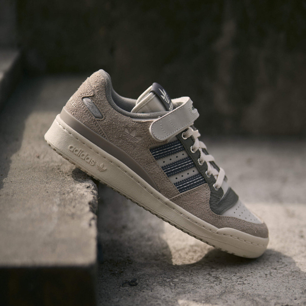 Adidas FOSS Forum 84 LOW Trainer Sneakers - Grey / Olive Brown - view 5