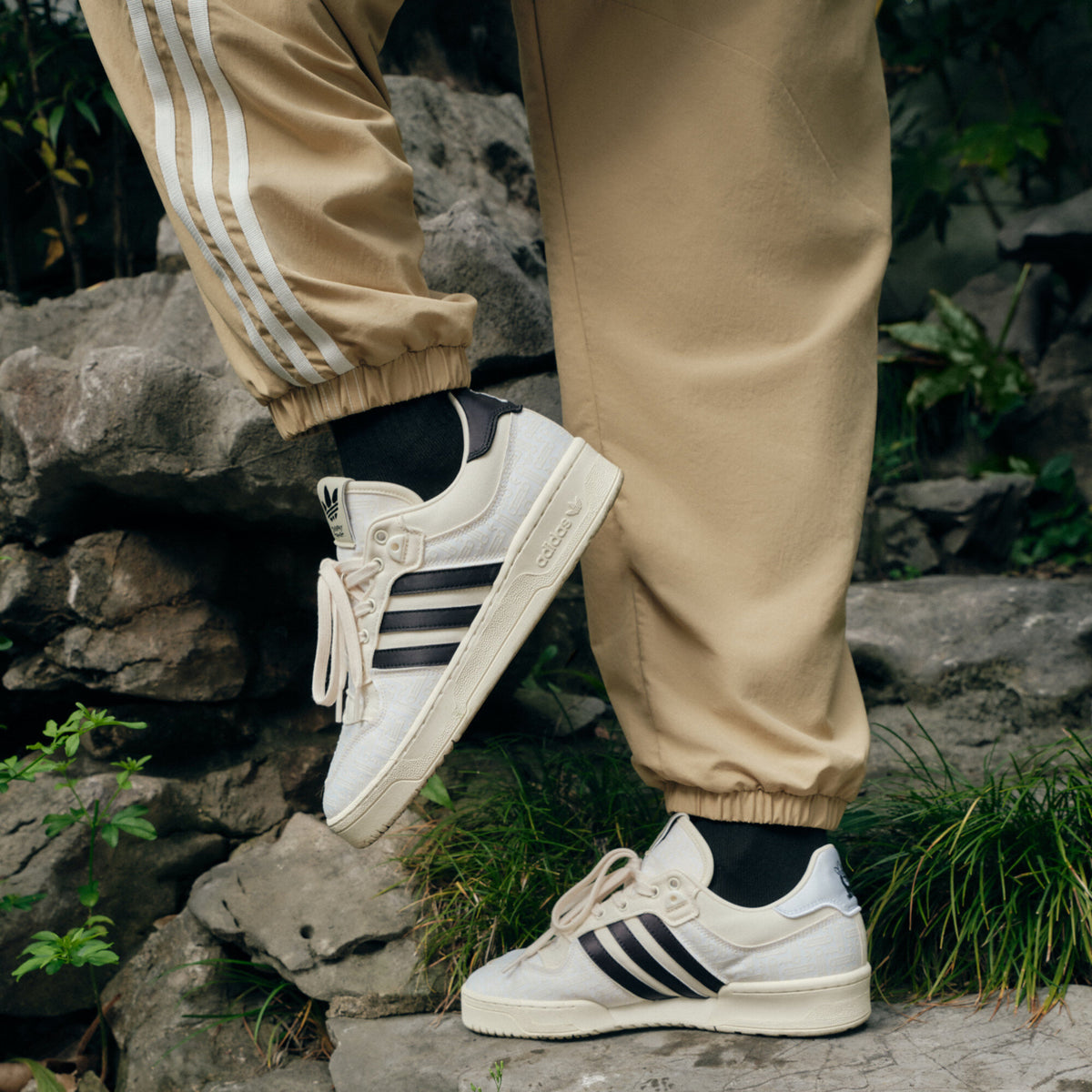 Adidas Rivalry LOW 86 Sneakers - White / Black - view 1