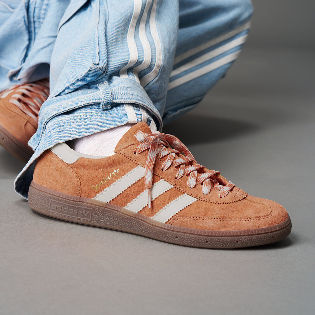 Adidas Handball Spezial Sneakers - Wild Taupe / Chalk White / Resin Yellow - view 1