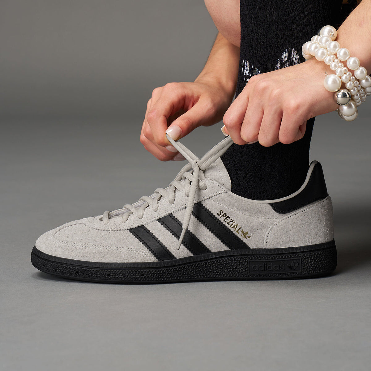 Adidas Handball Spezial Sneakers - Alumina / Black / Gold - view 1