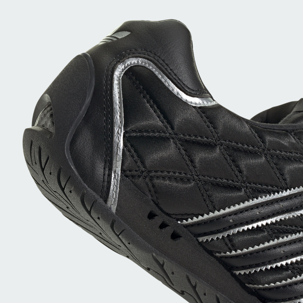 Adidas Adiracer LO W Sneakers - Black / Silver Metallic - view 7