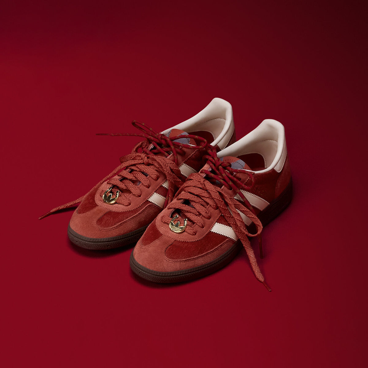 Adidas Handball Spezial Sneakers - Chalk White / Resin Yellow - view 2
