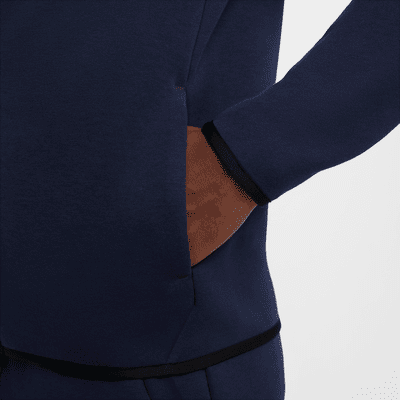 Nike Tech