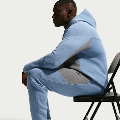 Nike Tech